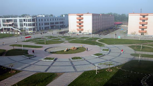 河北經(jīng)貿(mào)大學(xué)操場